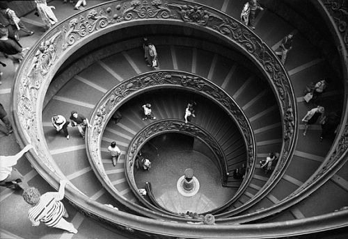 gosudarstvo_vatikan-vaticanstairs.jpg