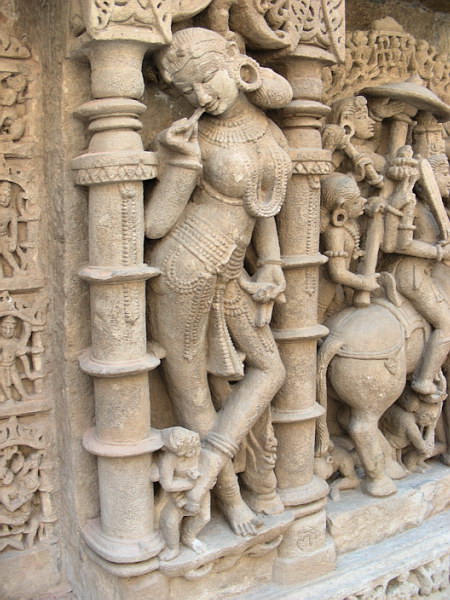 Patan_Rani-ki-vav06.jpg