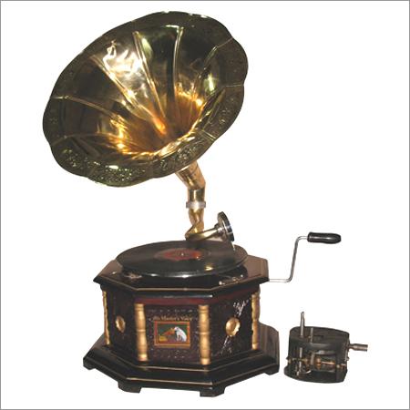 Antique-Gramophone.jpg