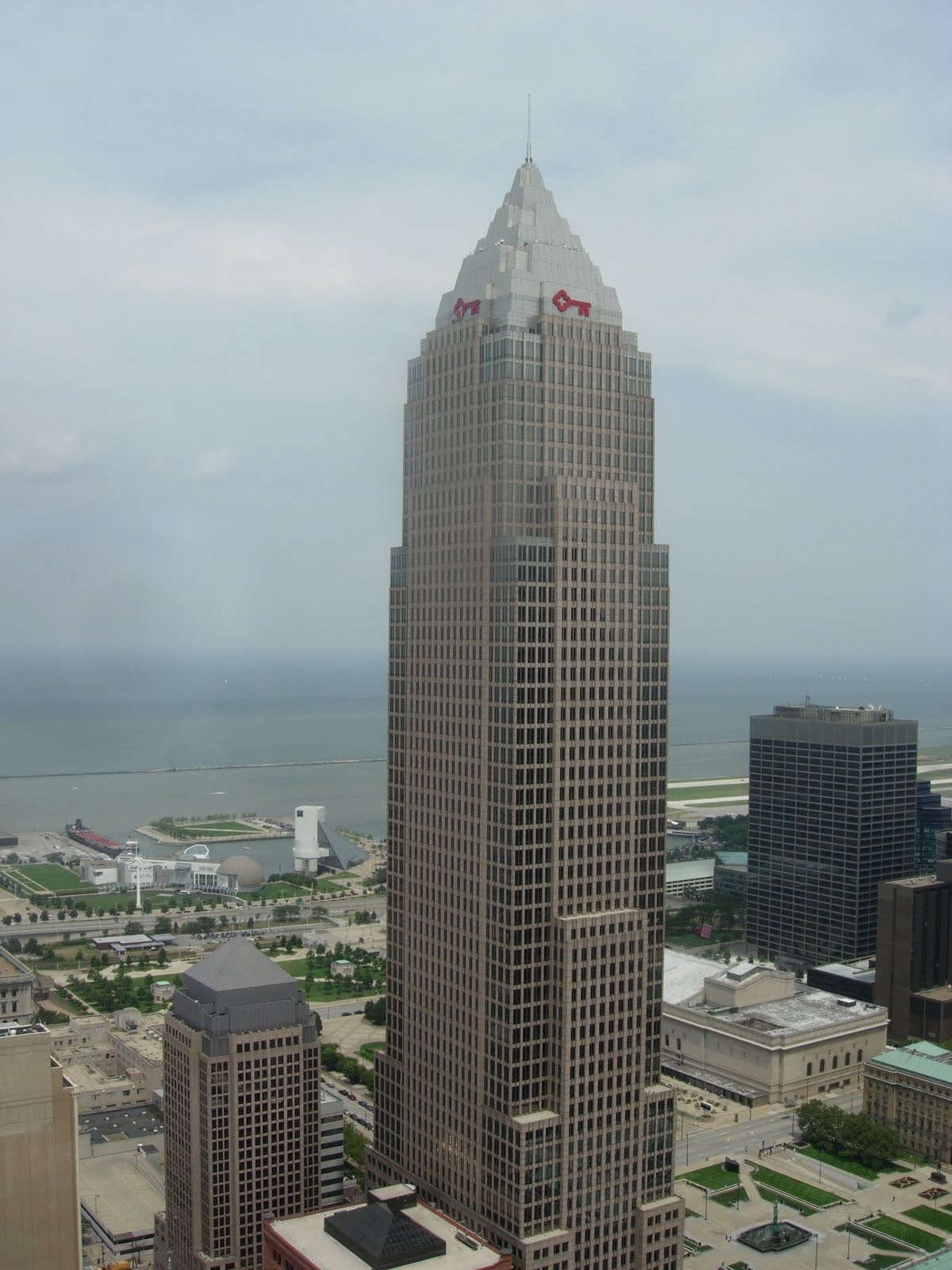Key Tower.JPG