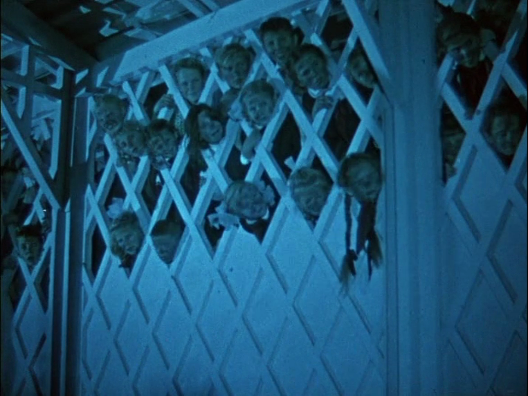 vlcsnap-2011-10-06-22h31m00s62.png