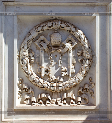 3342056-coat-of-arms-of-vatican.jpg